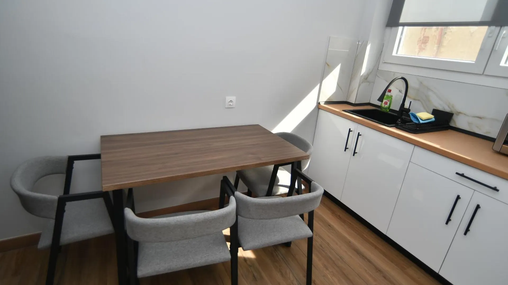 Appartement Black And White Suites 2 Thessalonique